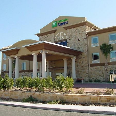 Holiday Inn Express & Suites Fredericksburg By Ihg מראה חיצוני תמונה