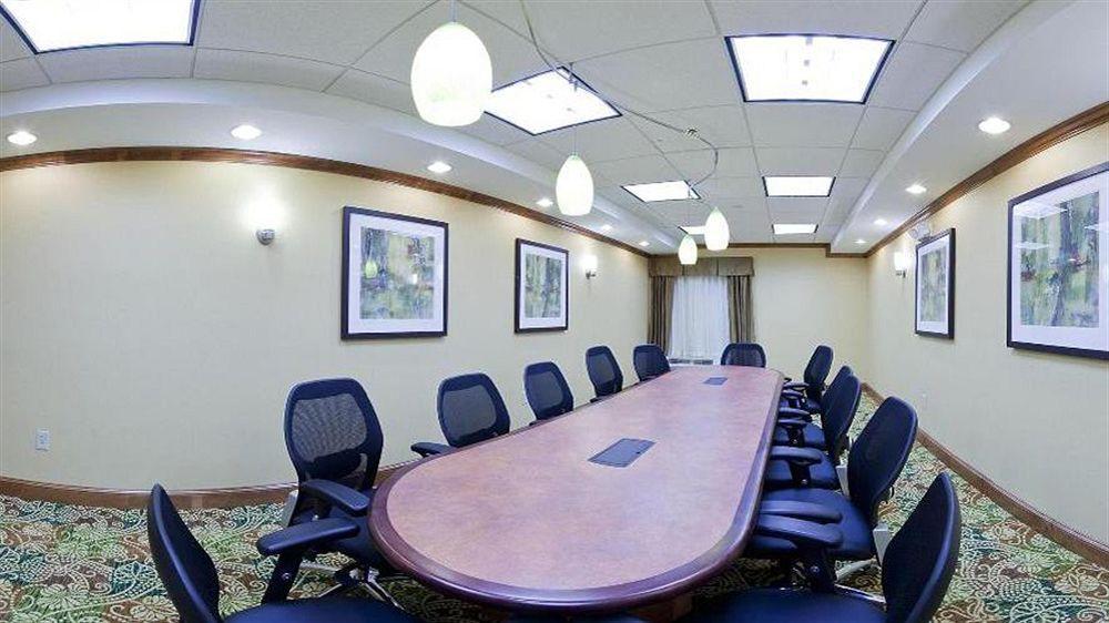 Holiday Inn Express & Suites Fredericksburg By Ihg מראה חיצוני תמונה