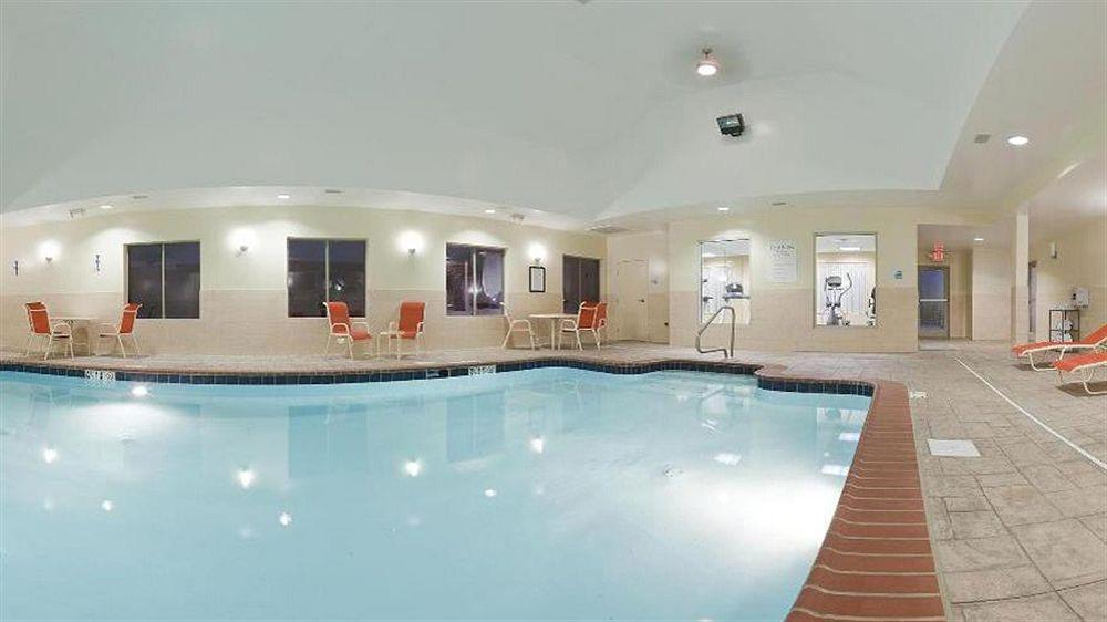 Holiday Inn Express & Suites Fredericksburg By Ihg מראה חיצוני תמונה