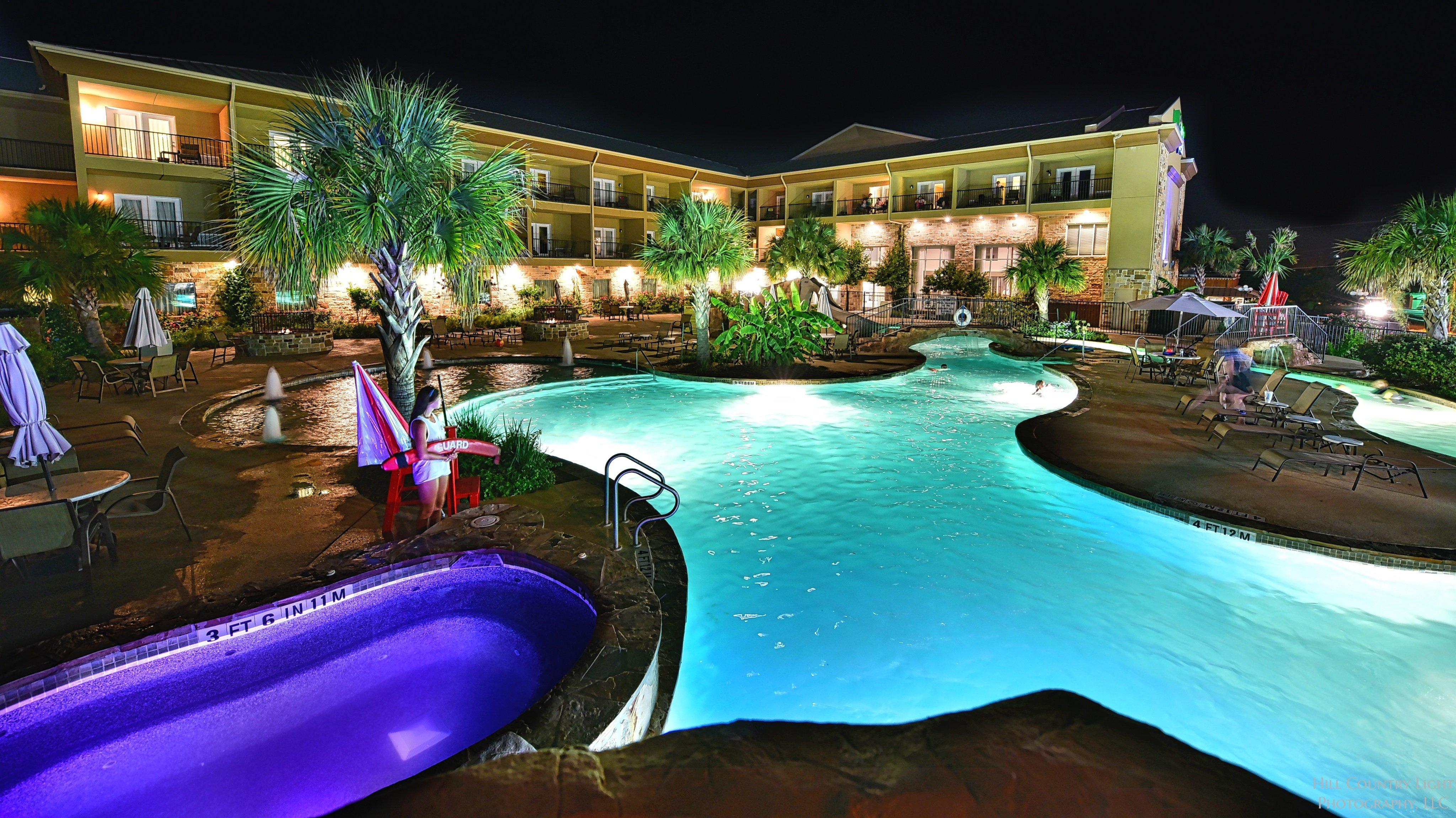 Holiday Inn Express & Suites Fredericksburg By Ihg מראה חיצוני תמונה