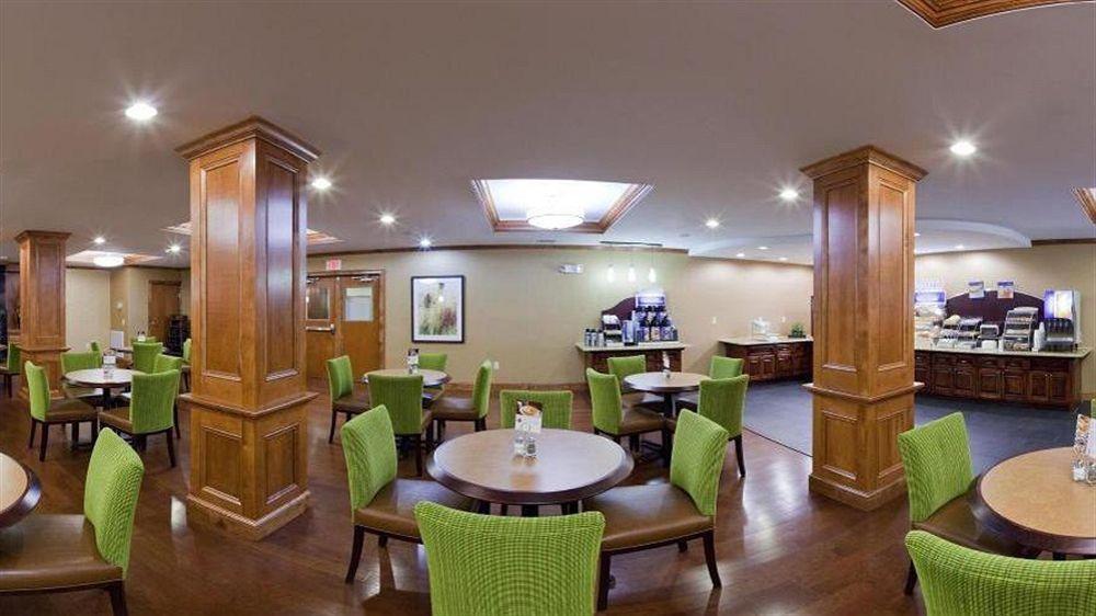 Holiday Inn Express & Suites Fredericksburg By Ihg מראה חיצוני תמונה