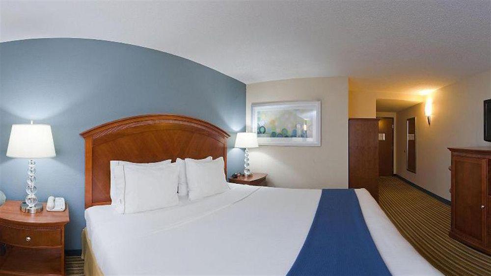 Holiday Inn Express & Suites Fredericksburg By Ihg מראה חיצוני תמונה