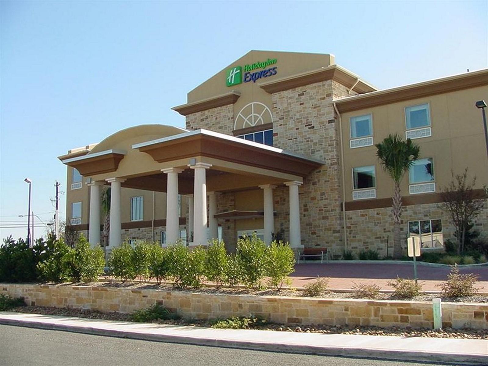 Holiday Inn Express & Suites Fredericksburg By Ihg מראה חיצוני תמונה