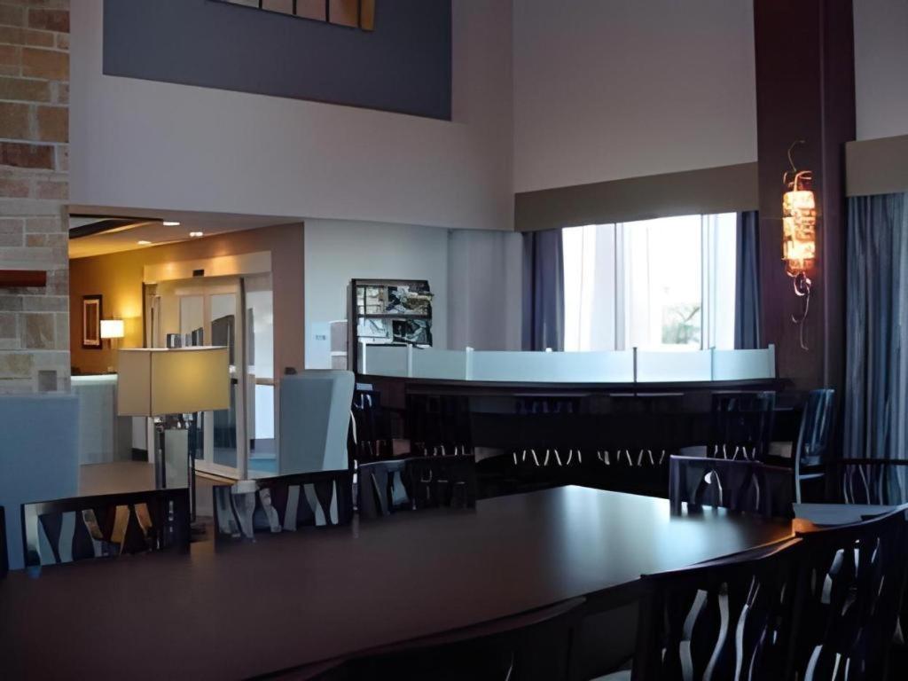 Holiday Inn Express & Suites Fredericksburg By Ihg מראה חיצוני תמונה