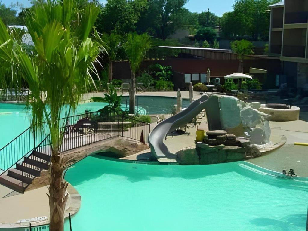 Holiday Inn Express & Suites Fredericksburg By Ihg מראה חיצוני תמונה