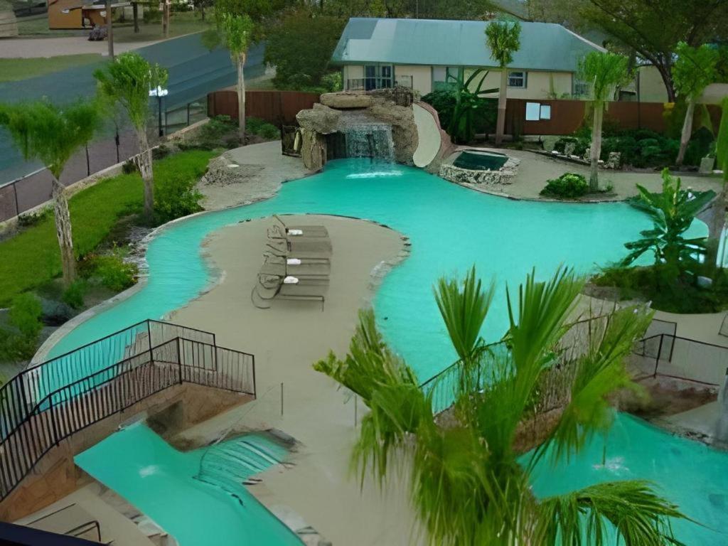 Holiday Inn Express & Suites Fredericksburg By Ihg מראה חיצוני תמונה