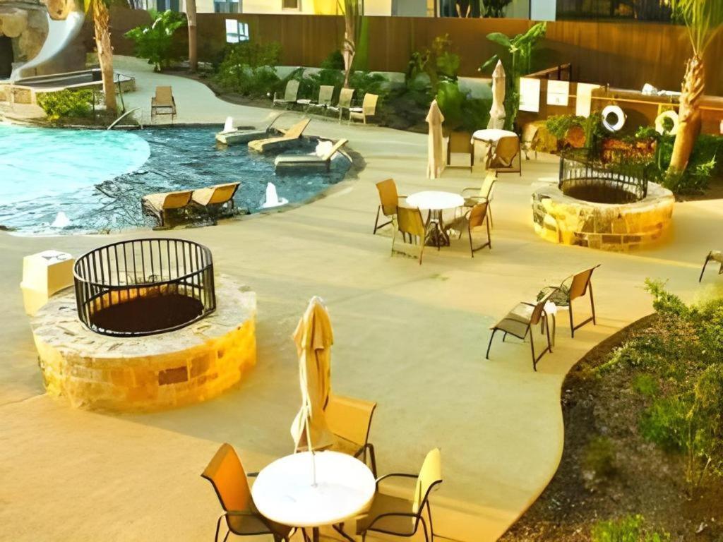 Holiday Inn Express & Suites Fredericksburg By Ihg מראה חיצוני תמונה