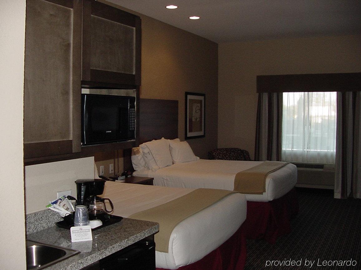 Holiday Inn Express & Suites Fredericksburg By Ihg חדר תמונה
