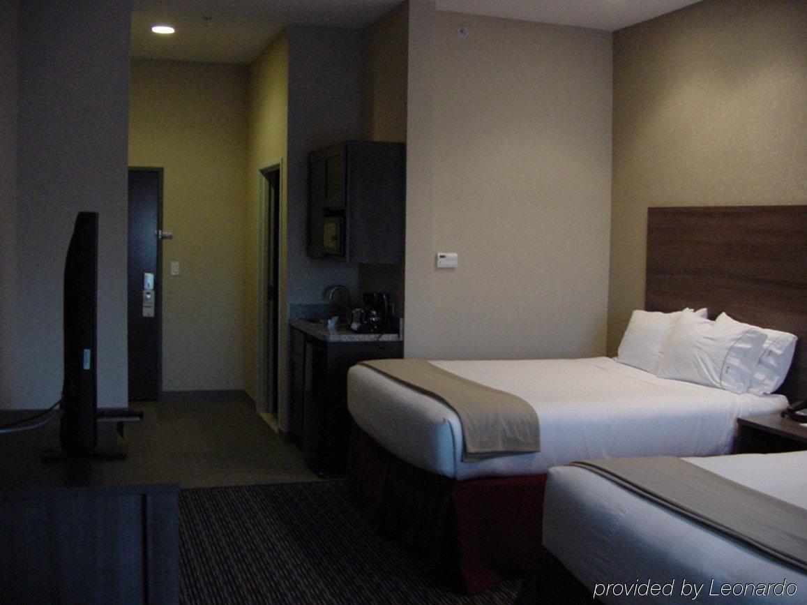 Holiday Inn Express & Suites Fredericksburg By Ihg חדר תמונה
